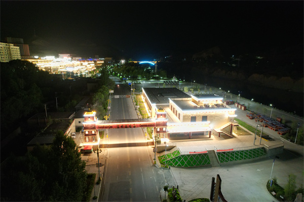 青海尖扎风景区亮化工程